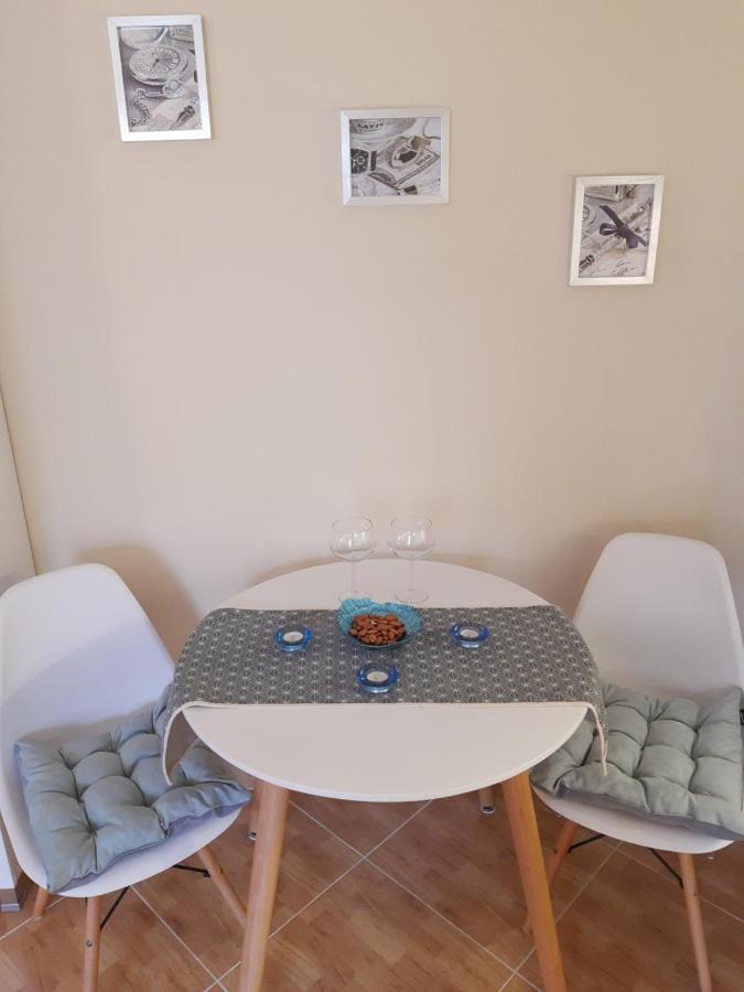 Elen Apartment - Adults Only Орикум Экстерьер фото