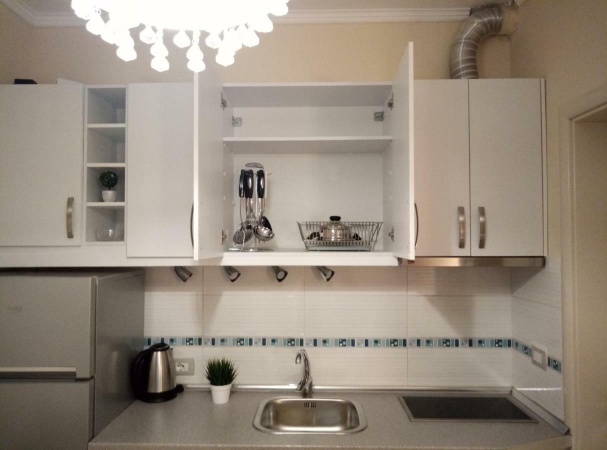 Elen Apartment - Adults Only Орикум Экстерьер фото