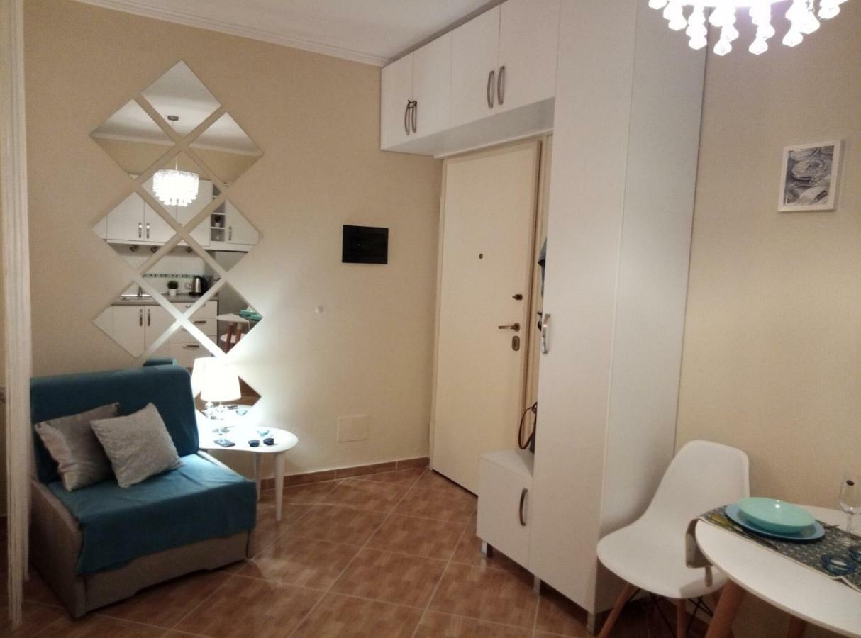 Elen Apartment - Adults Only Орикум Экстерьер фото