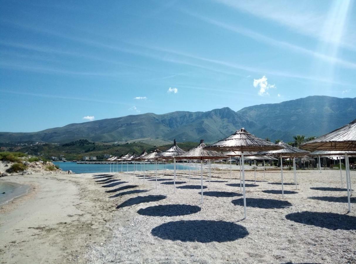 Elen Apartment - Adults Only Орикум Экстерьер фото